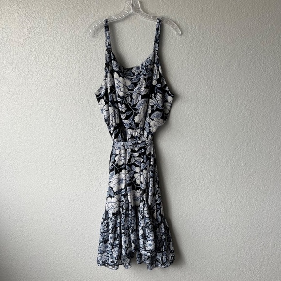 NWT - Lane Bryant navy floral ruffled sleeveless dress - Picture 3 of 8